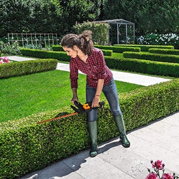 WORX Cordless 22" Hedge Trimmer – Lightweight & Powerful