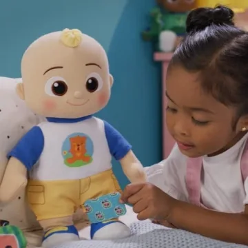 CoComelon Boo Boo JJ Deluxe Feature Plush - Includes Doctor Checkup Bag, Bandages to Care for JJ - 9 Total Accessories - Amazon Exclusive