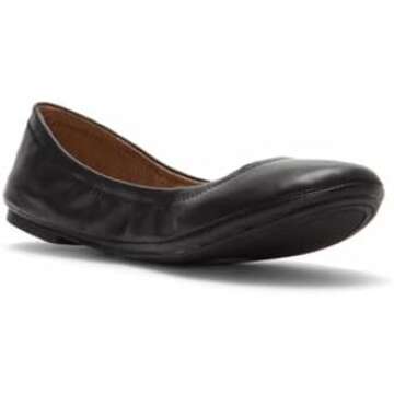 Fashion Hub's Footwear Choices