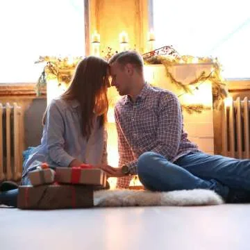 From the Heart: 20 Personalized Anniversary Gift Ideas for Your Beloved Husband