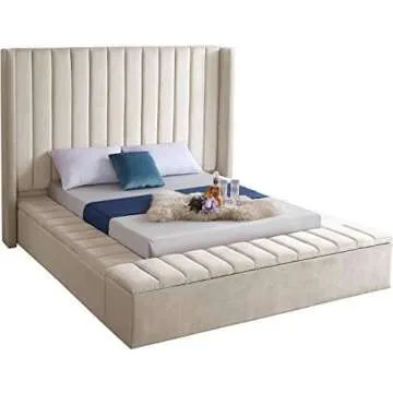 Master Bedroom Furniture & Decor