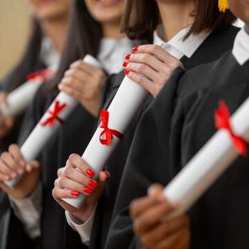 Top 25 Gifts for Girls Graduating High School: Celebrate Her Success in Style