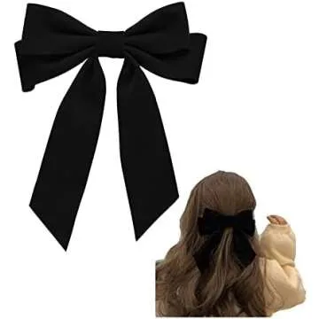 “Cool girl” Christmas Eve outfits