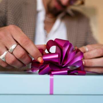 The Art of Gifting: Luxury Gifts to Impress the Men Who Have Everything