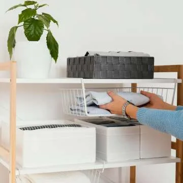 The Art of Clothing Organization: Tips and Tricks for a Neat and Tidy Closet