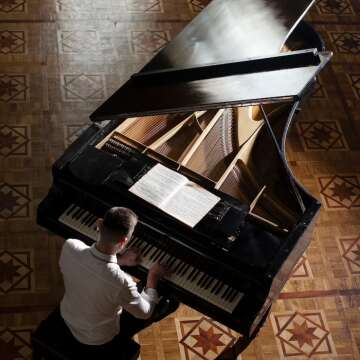 Key to their Heart: Gift Ideas That Resonate with Piano Players