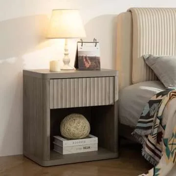 Bedroom - Beds, Nightstands, Dressers & Decor