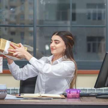 Corporate Gift Ideas to Boost Employee Morale and Productivity