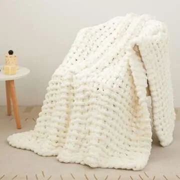 Neutral Holiday Decor ❄️