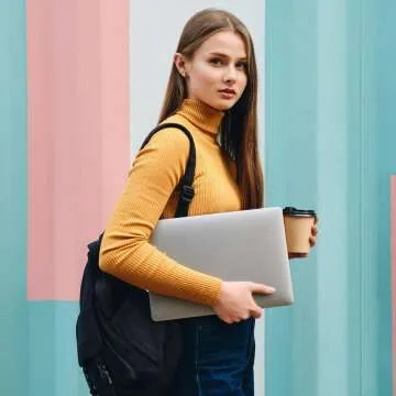 From Dorm Room to Dream Room: 20 Gifts to Elevate her College Experience