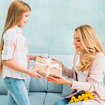 From Nieces and Nephews with Love: Creative Gift Ideas for Your Beloved Aunt