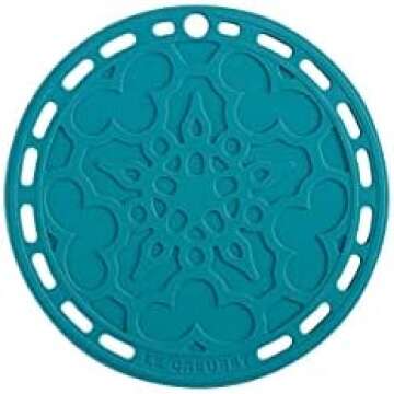 Tea pots and kettles