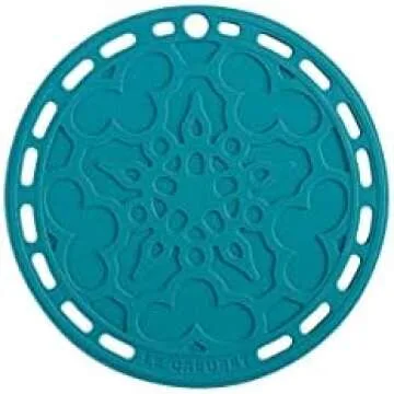 Tea pots and kettles