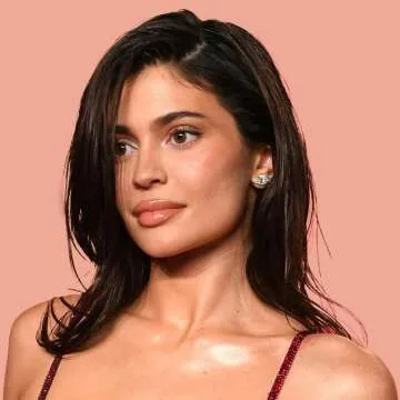 Kylie Jenner - Kylie Cosmetics