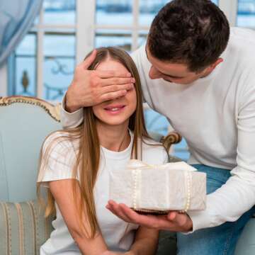 Make Her Birthday Wishes Come True: 25 Romantic Gift Ideas for Your Wife