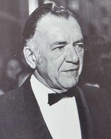 Remembering Walter Kerr: A Legacy in Theatre