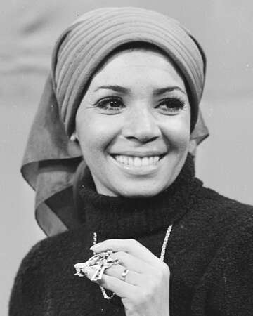 Celebrating Shirley Bassey: An Icon at 87