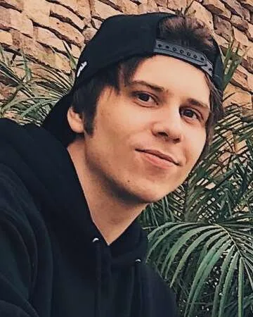 Celebrating El Rubius: The Rise of a Spanish YouTube Star
