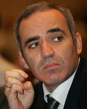 Garry Kasparov's Dominance: 1993 Chess Championship Against Nigel Short