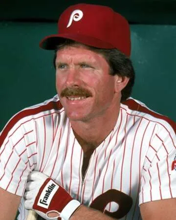 Mike Schmidt Sets NL Record for Games at 3rd Base