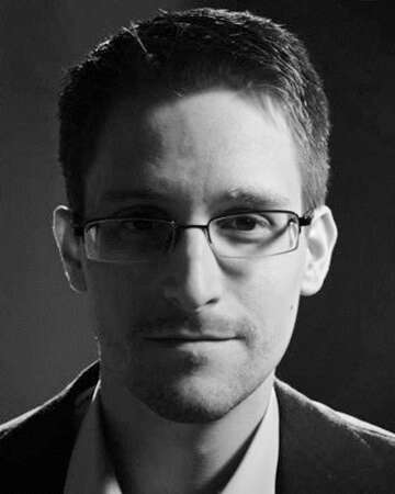 Edward Snowden Granted Russian Citizenship