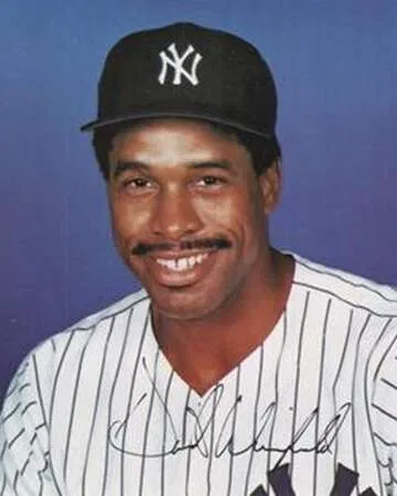 Dave Winfield Becomes the Highest-Paid Player in 1980