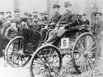 The Inaugural Car Race in America: A Historic Journey