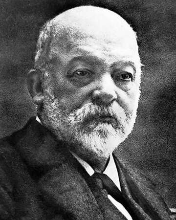 The Birth of the Motorcycle: Gottlieb Daimler's 1885 Revolution