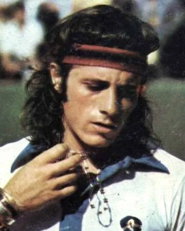 Guillermo Vilas Clinches 1974 ATP Masters Grand Prix Title