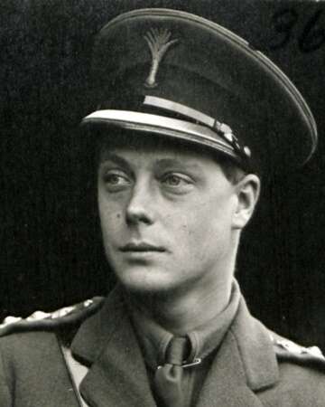 Edward VIII Becomes King: A Brief Overview