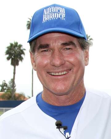 Steve Garvey Starts Incredible Consecutive Game Streak