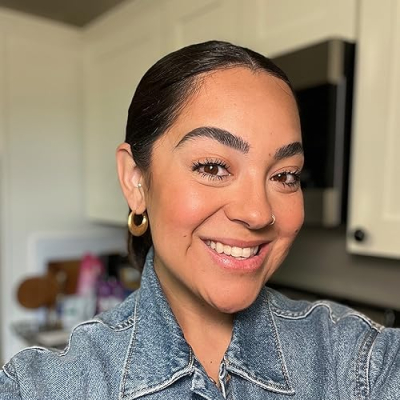 Abbie || your realistic SAHM Profile