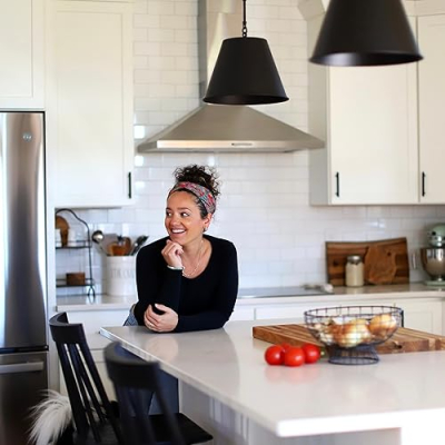 Busy Little Izzy/ Eryka Spera Profile