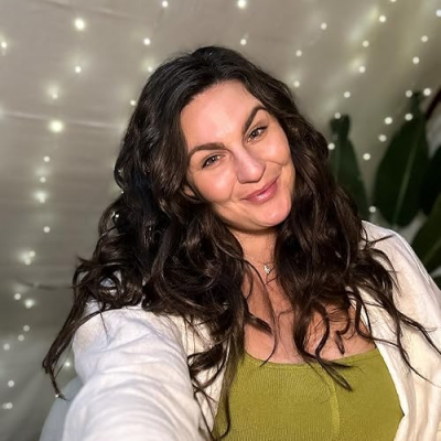 Alana in Paradise Profile