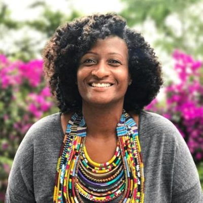 Stephanie Perry | @Vaycarious Profile