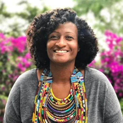 Stephanie Perry | @Vaycarious