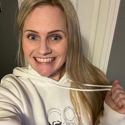 Robyn McFarland Profile