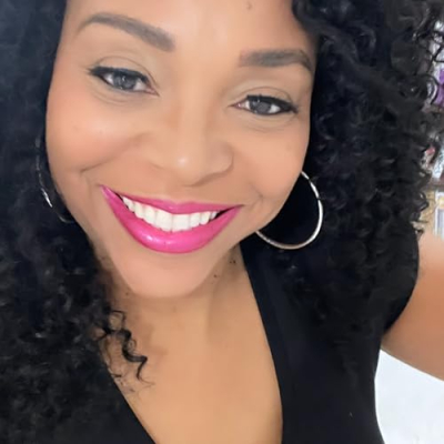 Tracie Davis- Dealz & Stealz Profile