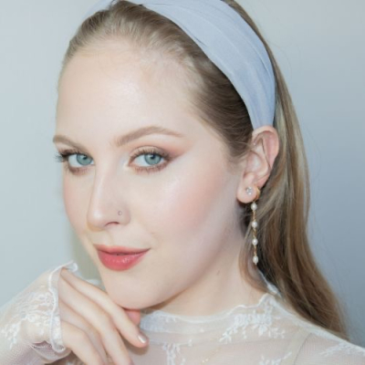 Lindsey Munette Profile