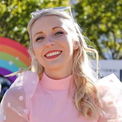 Meg | Girl Loves Deals