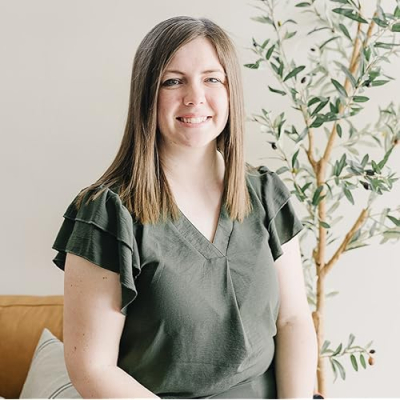 Chloe Burrows Profile