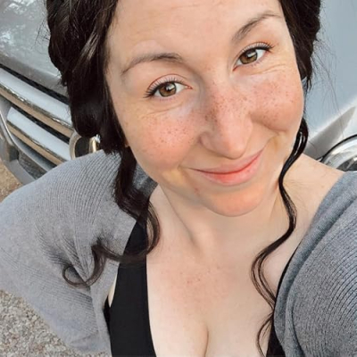 Show and Tell with Jes Profile