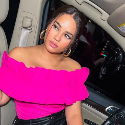 Lily Payamps Profile