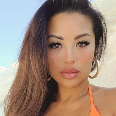 The Housewife Hustle