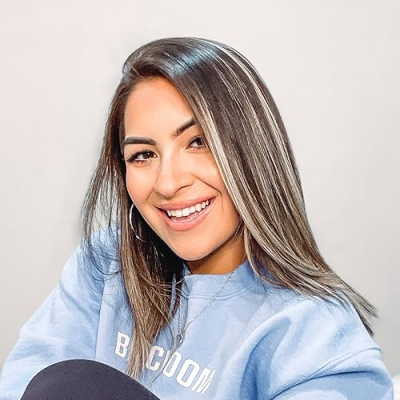 Yesenia Perez Profile