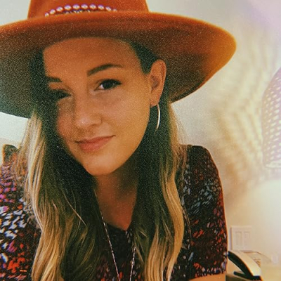 Lindsey Lee Taylor Profile