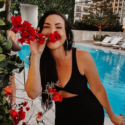 Jenn Elizabeth Profile