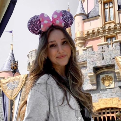 Sarah Rhodes Profile