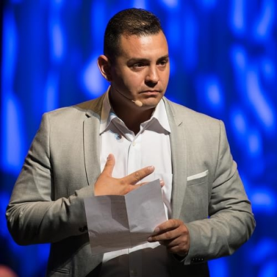 **BUSY DAD Javier** Profile