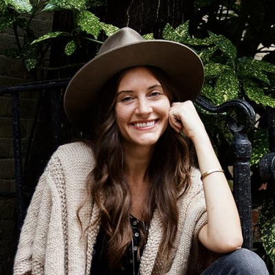 Alexandra Tavel / Two of Wands Profile